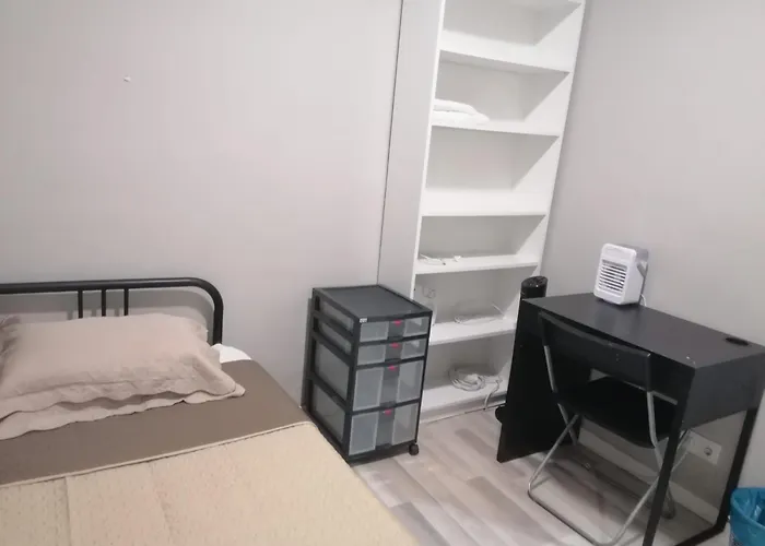 Hostel Seven Hills