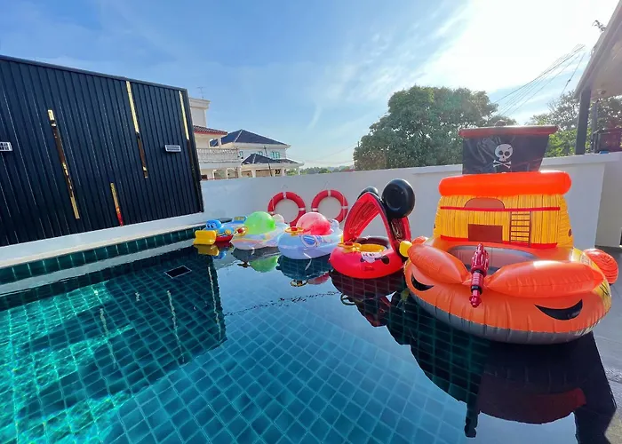 Dato Villa Luxury Homestay 12Min To Jonker Street 26Pax Private Pool Playground Ktv Bbq