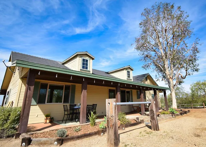 Hotel with view: Peppertree Lane Ranch -- Seven-Acre Ranch In The Heart Of Wine Country