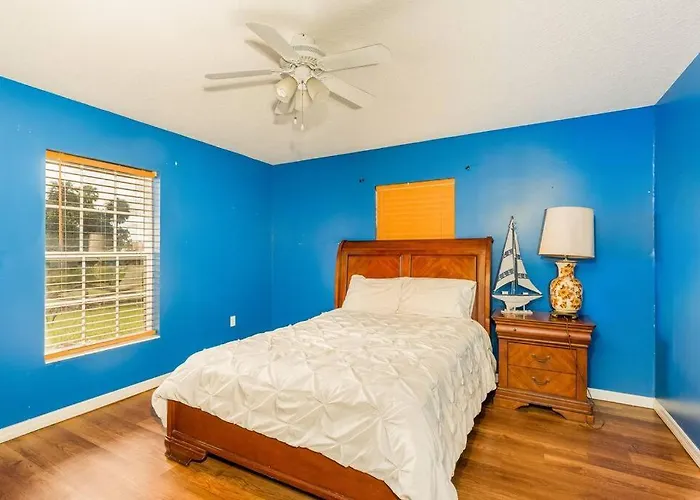 Beautiful Vacation Home Across From Lake Okeechobee