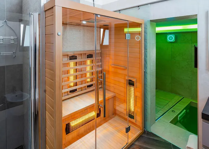 LUXUITE Spa con Piscina o Jacuzzi