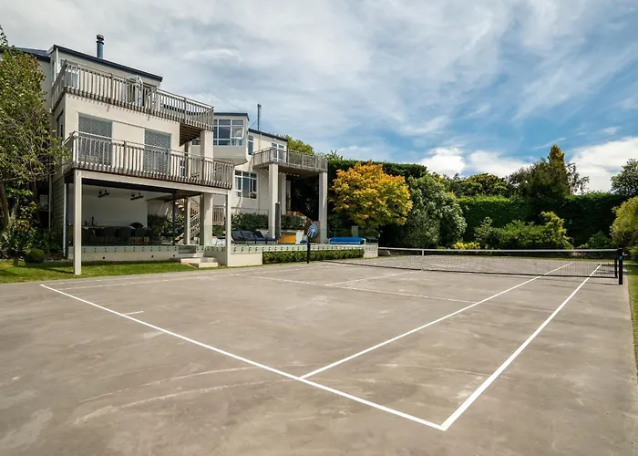 Wanaka Entertainer