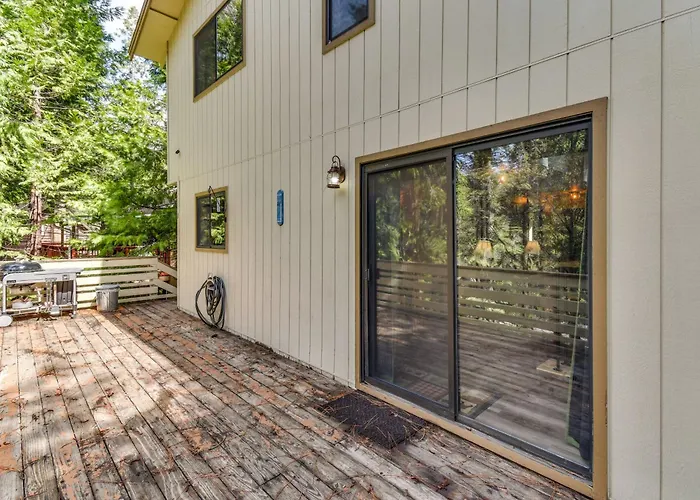 2 Mi To Mi-Wuk Village: Cabin W/ Large Deck