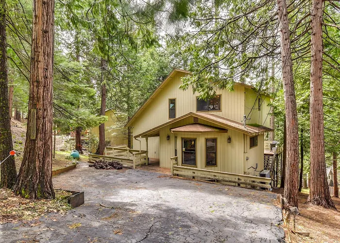 2 Mi To Mi-Wuk Village: Cabin W/ Large Deck