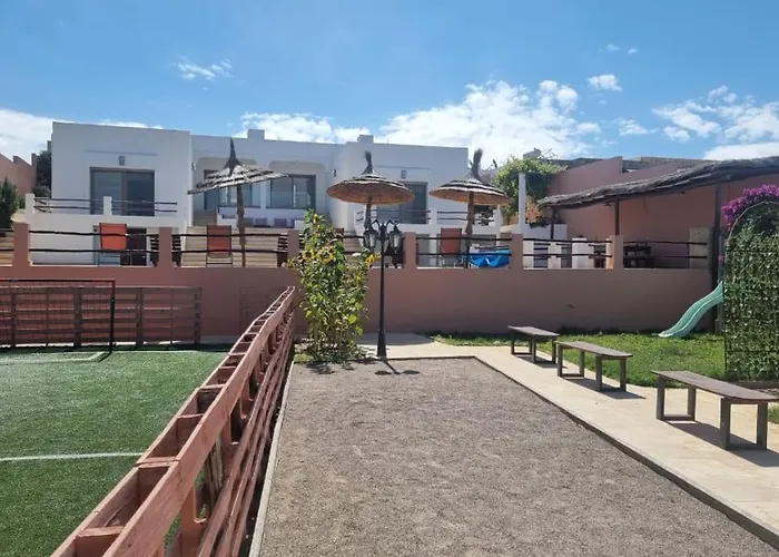 Villa Avec Piscine Asilah, Terrain De Foot Privative