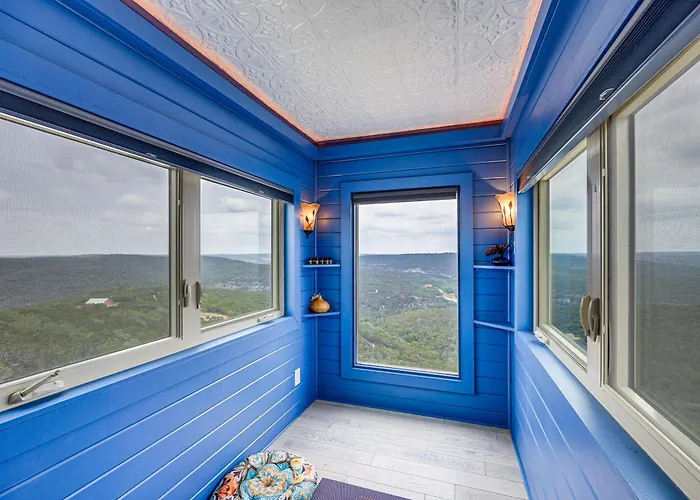 Scenic Leakey Vacation Rental W/ Private Patio!