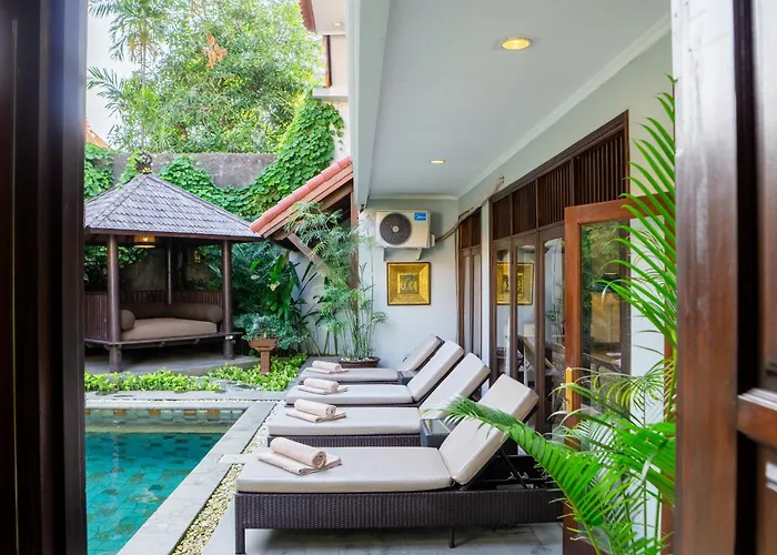 Atres Griya Villa 5 Private Bedroom Kuta