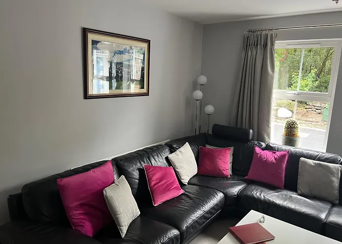 Family Hotel: Five Oaks