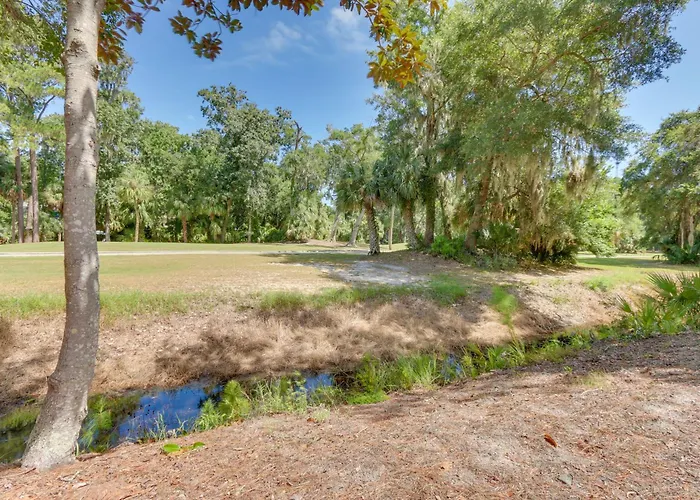 Golf Course Views & Beach Access: Shipyard Villa