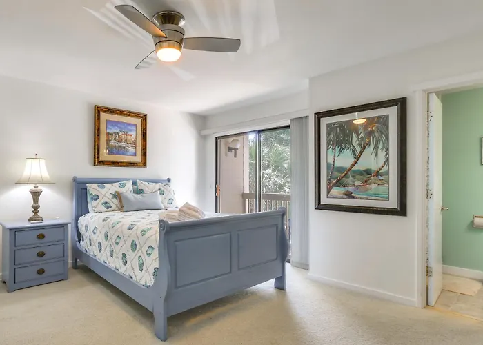 Golf Course Views & Beach Access: Shipyard Villa