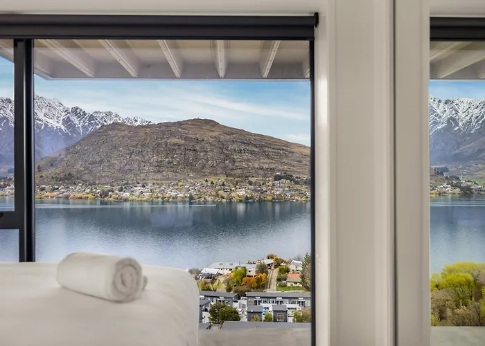 Warning Extreme Views 4 Bed 3 Bath Luxury