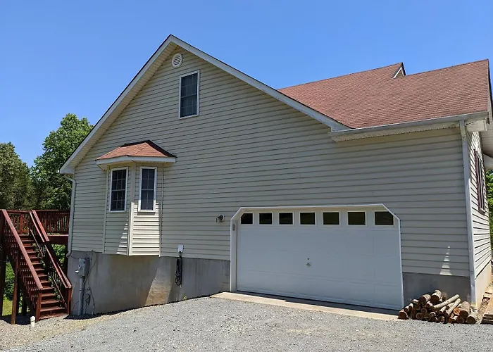 Cheerful 4Br Water View Lakehouse With Dock & More