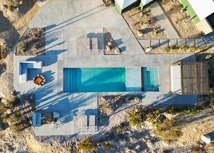 Joshua Tree Country Club-Villa/Pool/Sport/Boulders