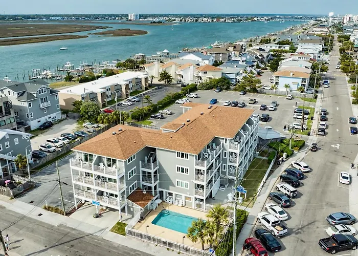 Hotel with view: Sandpeddler Inn And Suites