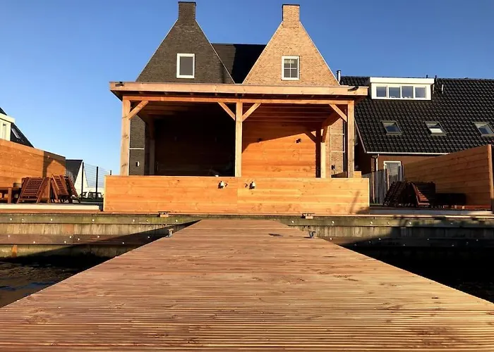 Wonderful Villa On Water With 5 Bedrooms And Bathrooms