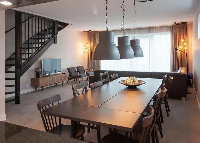 Wonderful Villa On Water With 5 Bedrooms And Bathrooms