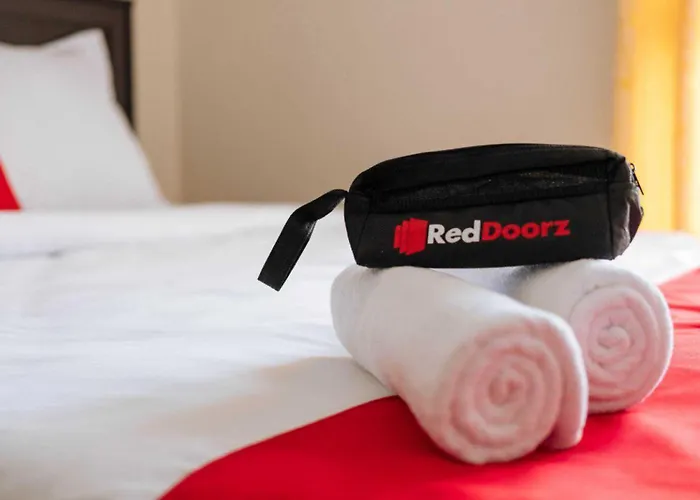 Reddoorz Near Baclay Drive Super Metro