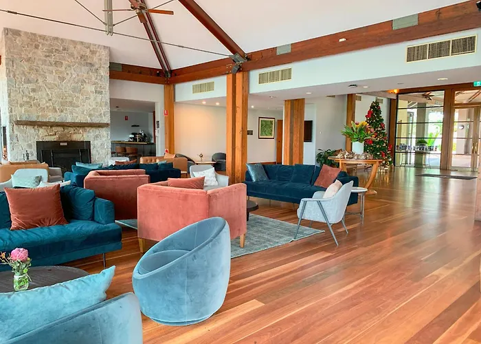 Villa Provincial: Luxe Two-Bedroom Suite with Scenic Views