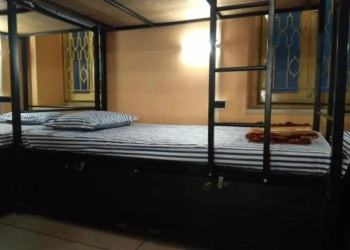 Hotel Bengal -100M From Park Circus 7 Point