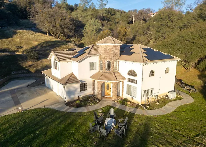 Heaven Heights - Hottub, Pet Friendly, Ev Outlet, Pool Table, Game Room, Bbq, Firepit, Library