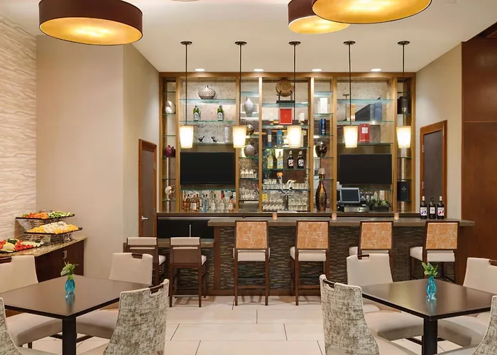 Family Hotel: Embassy Suites Chattanooga Hamilton Place