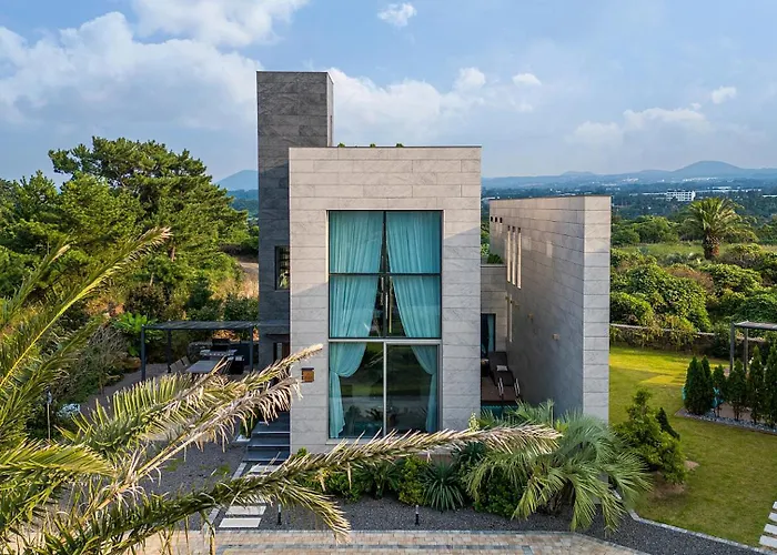 Eudaimonia Poolvilla Jeju 에다모니아 함덕풀빌라