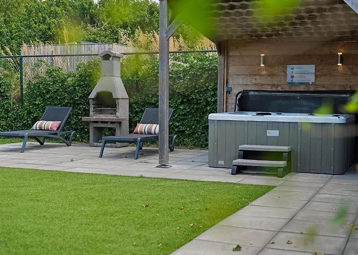 Villa Mastlo 2X 10 Persons Ouddorp Large Garden, 1500 Meters To The Dunes And Beach With 2 Jacuzzi'S - Not For Companies