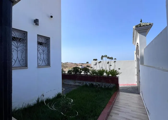 Villa Spacieuse Avec Jardin & Vue Mer