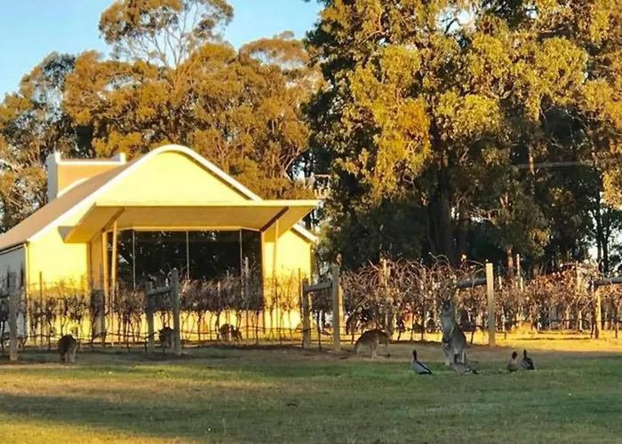 Ironbark Hill Villa 1 Tyrian