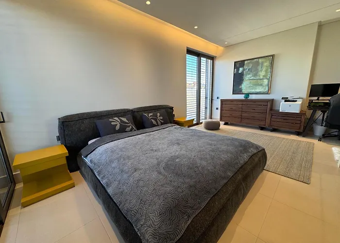 Dabouq Luxurious Penthouse