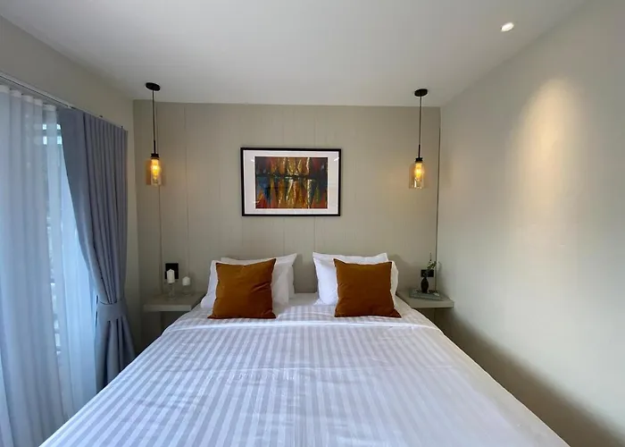 Sea Breeze Villa Patong