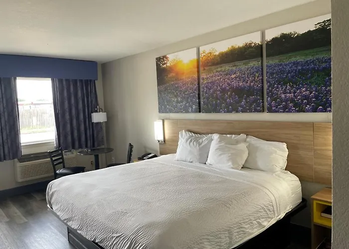 Days Inn By Wyndham San Antonio Southeast Frost Bank Center
