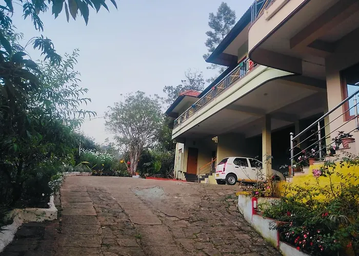 Hillview Holiday Home