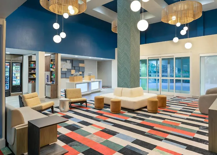 Cheap hotel: Holiday Inn Express & Suites Orlando International Airport By Ihg