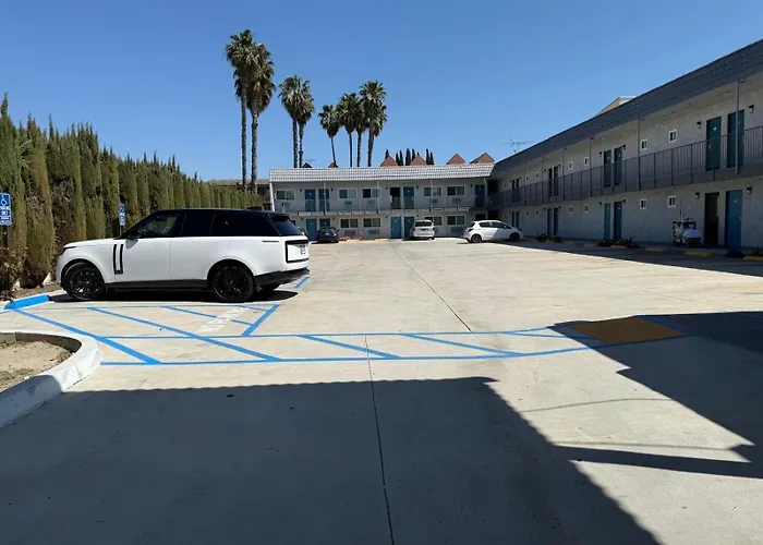 Dog friendly hotels Travel Inn Motel