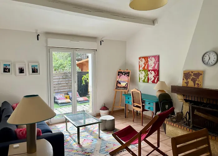 Cassis Hostel