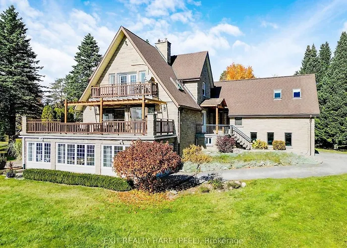 Mono Farmhouse