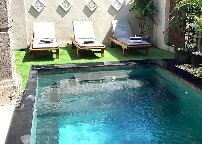 Villa Marie - Kuta - 6 Bedroom 4 Bathroom Villa - Great Location !