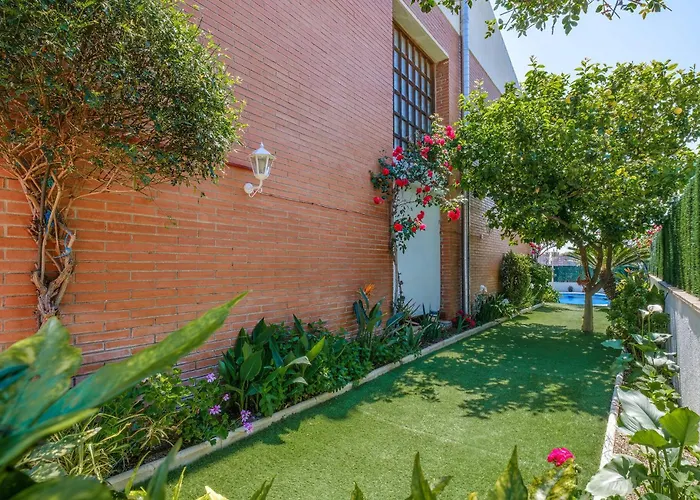 Awesome Home In Santa Susanna With Wifi