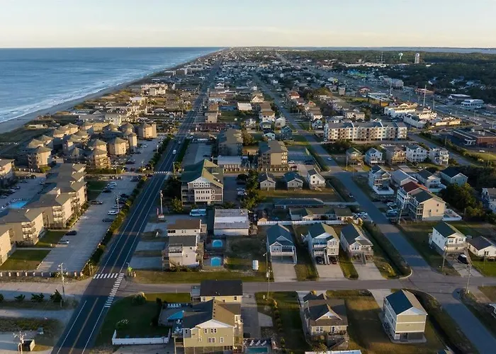 Steps From The Beach - Spacious Condo With Amenities