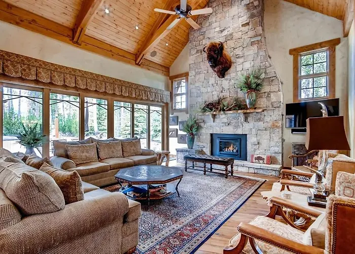 Hatari Lodge Holiday Home