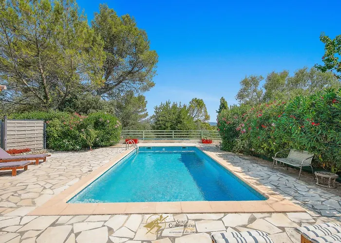 Rez de Villa provençal avec Belle Piscine privée et Parking