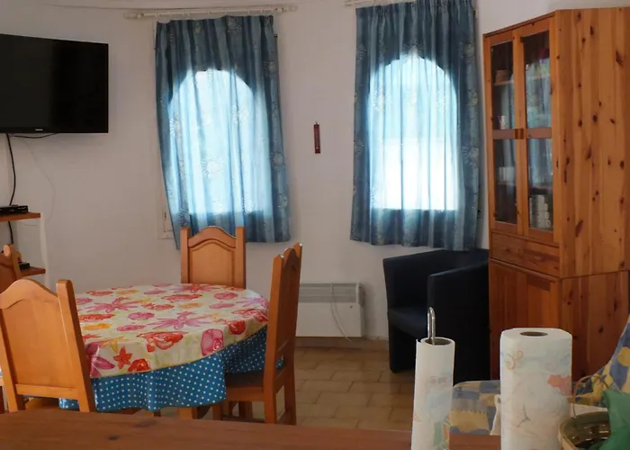 Villa Con Piscina Privada Y Jardin Cerrado En Castello D'Empuries, Ideal Para 6-8 Personas - Es-204-1