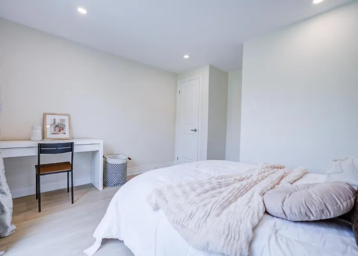 Nest In Orchard-Main Unit Room