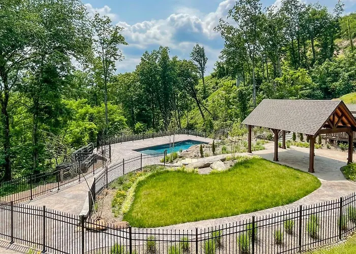 Breathtaking Mountain Views! June Discounts Available! - Birdhouse -