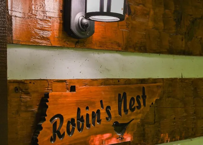 The Robins Nest With Hot Tub