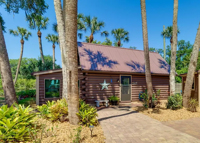 Fish On-Site: Okeechobee Cabin W/ Pool Access