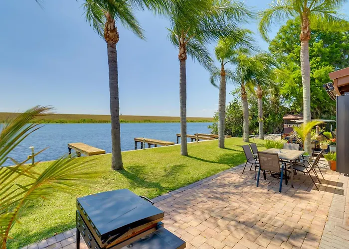 Boat, Fish & Swim: Lakefront Cabin In Okeechobee!