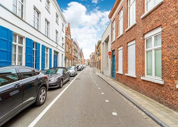 Spacious Holiday Home In Bruges