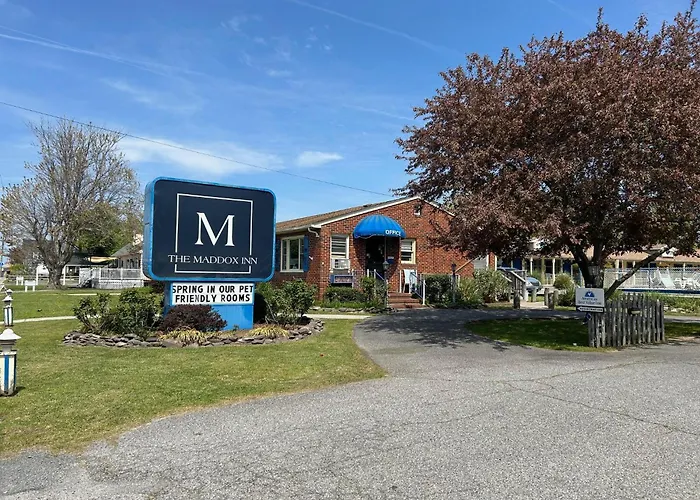 Pet Friendly hotel: The Maddox Inn